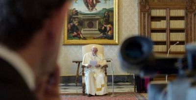 El Papa rez� por los que sufren y anim� a periodistas a testimoniar la verdad