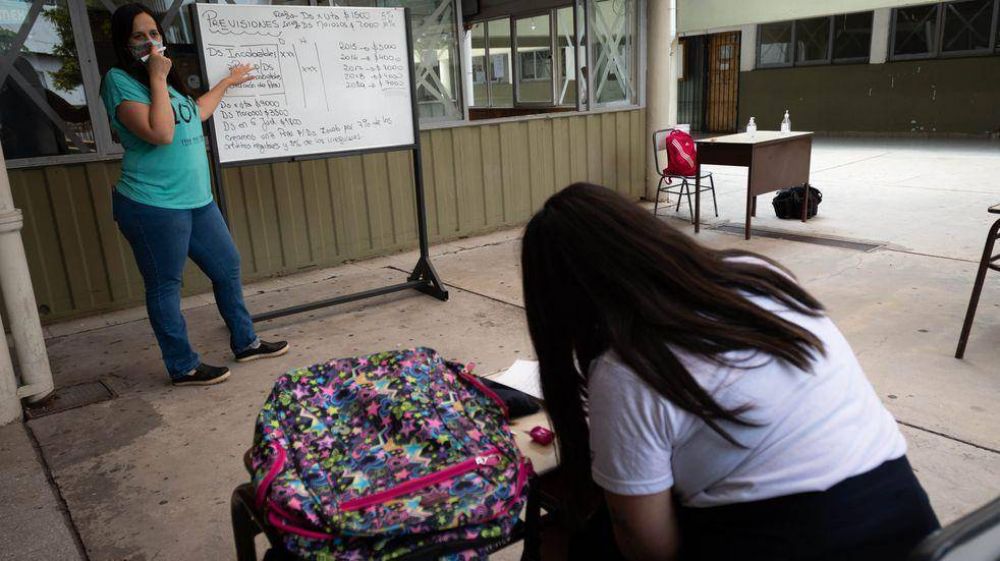 Establecen tres nuevos protocolos para el inicio de clases presenciales en San Juan