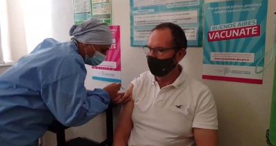 Intendente Torchio: �Es una enorme satisfacci�n haberme aplicado la vacuna�