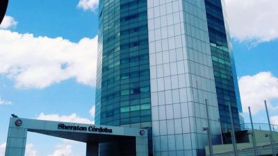 Empleados del Sheraton exigen saber qu� pasar� con sus puestos laborales