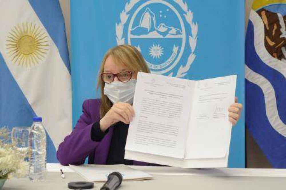 Santa Cruz| Alicia firm convenios con el Ministerio de Desarrollo Territorial y Hbitat