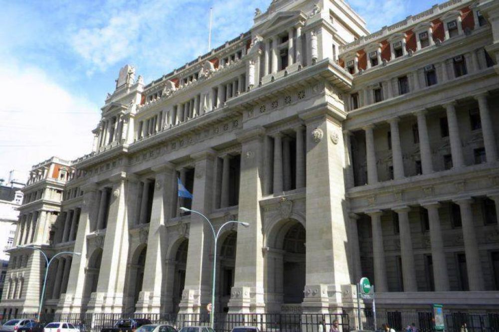 Jueces Ricos: Un fallo obliga a Kicillof a aumentarle un 80% el sueldo a magistrados