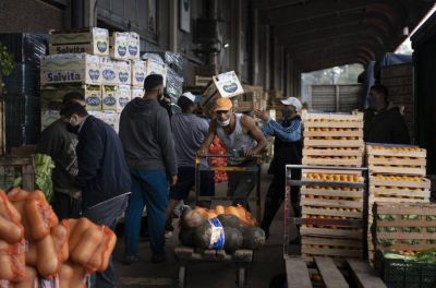 Salario m�nimo en la Argentina: una tercera parte es para alimentos b�sicos