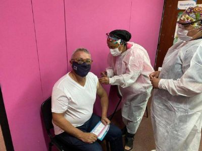 Zamora recibi� la segunda dosis de la vacuna contra el Covid-19