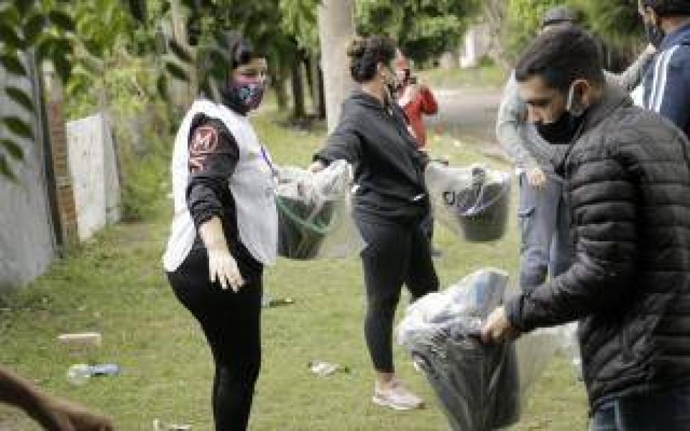 Temporal en Quilmes: Municipio acercó viandas y kits de limpieza a las familias perjudicadas