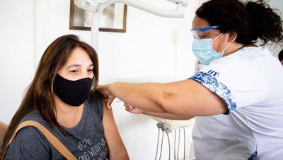 Comenzar�n a vacunar a docentes de La Plata en sedes de SUTEBA, SADOP y ATE