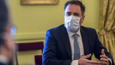 El ministro de Ambiente y Desarrollo Sostenible, Juan Cabandi�, dio positivo de COVID-19