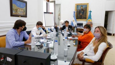 Axel picante con la oposici�n: defendi� inscripciones en UB y sindicatos
