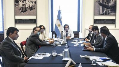 Tras la protesta de la CGT, el Gobierno niega que las paritarias tenga techo