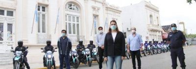 Mariel Fernndez entreg 20 motos para la Polica Bonaerense