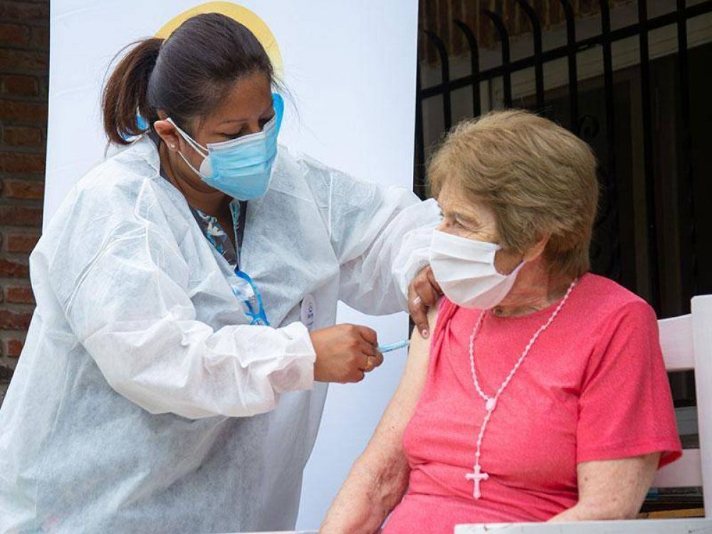 Comenz� la vacunaci�n en hogares de adultos mayores de Varela