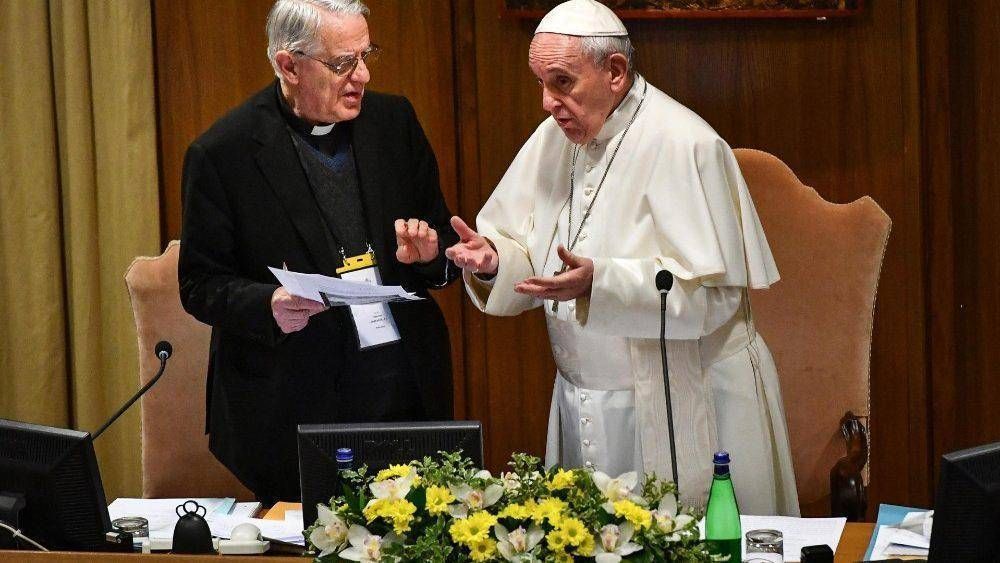 Padre Lombardi: la misin de Radio Vaticano al servicio del Papa