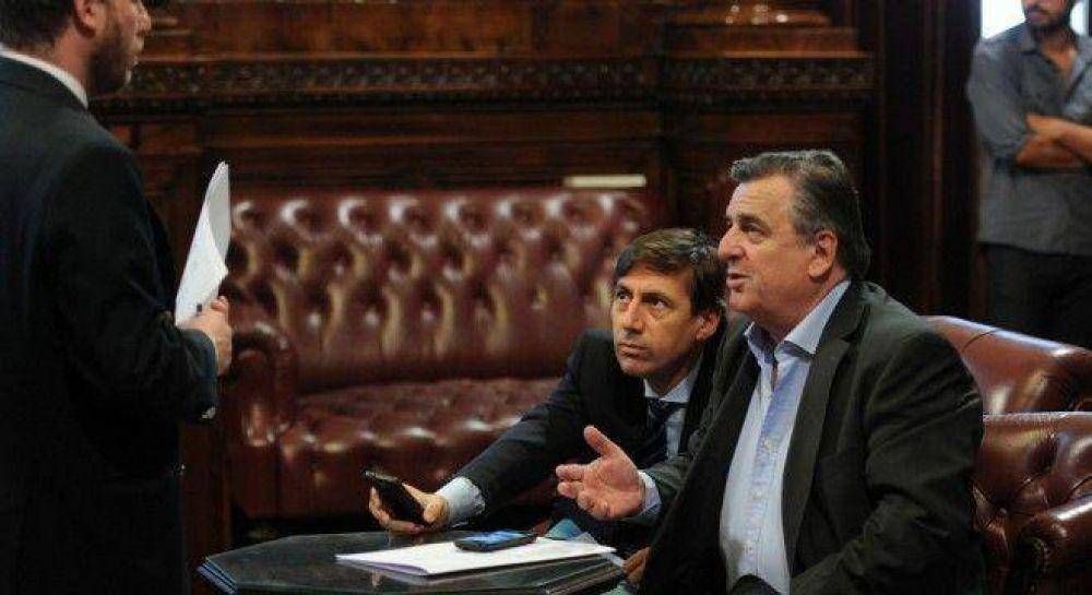 Negri y Naidenoff le ponen lmites a Macri: 