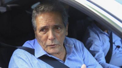 Carlos Acu�a: 