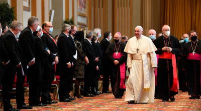 El Papa enumera 5 crisis del mundo de hoy causadas por la pandemia de COVID 19