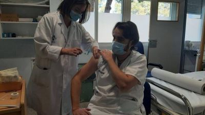 Vacuna para el Covid: En La Rioja, solo se vacun� al 50 por ciento del personal de salud