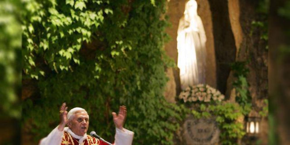 Benedicto XVI: la Virgen de Lourdes es madre en tiempos difciles