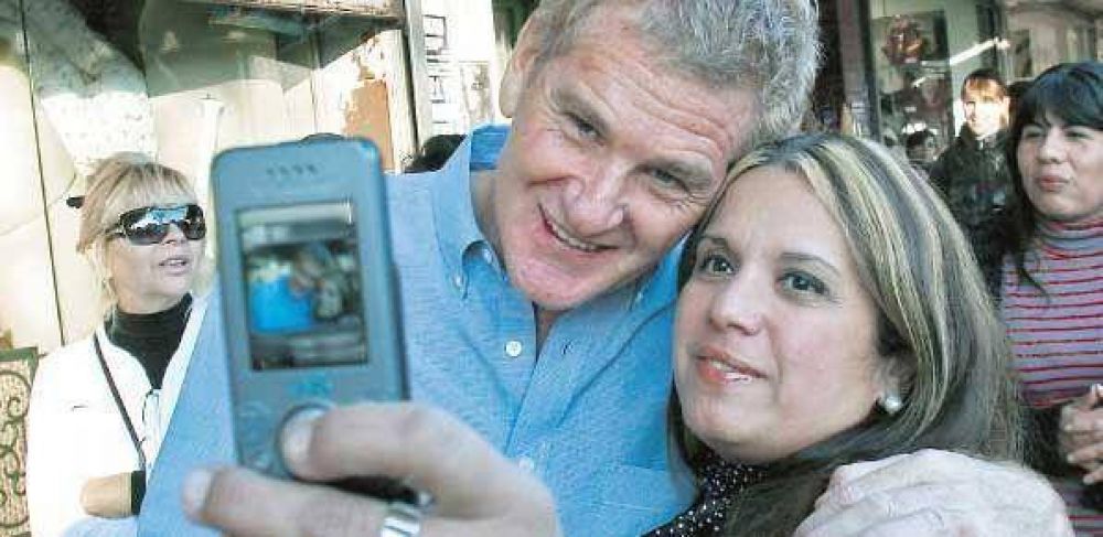 De Narv�ez ech� a dos diputados por "traidores"