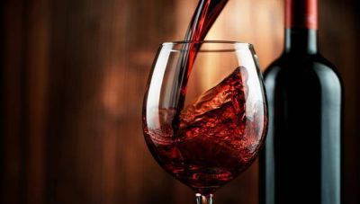 En el pas del vino, la bebida sin alcohol se quita los complejos