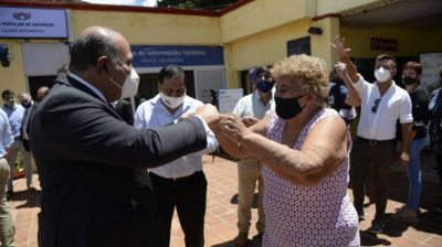 Manzur destac� el inicio de la vacunaci�n de adultos mayores en Tucum�n