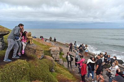 La estatua misteriosa que se convirti� en el atractivo tur�stico de Mar del Plata