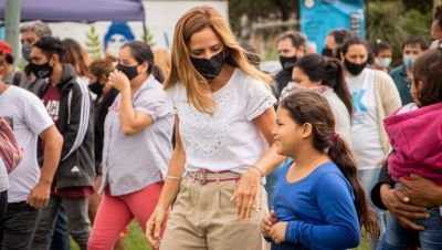 Tolosa Paz desarroll� agenda vecinal en San Carlos y Villa Elvira
