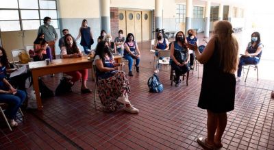 Inicio de clases y protocolos en C�rdoba: reconocen demoras en entrega de insumos en las escuelas