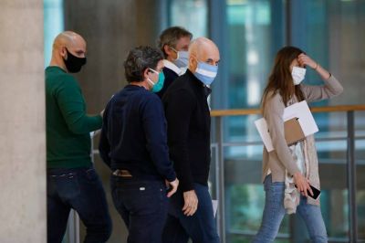 El Gobierno abri� una v�a de negociaci�n con la oposici�n para postergar un mes las PASO