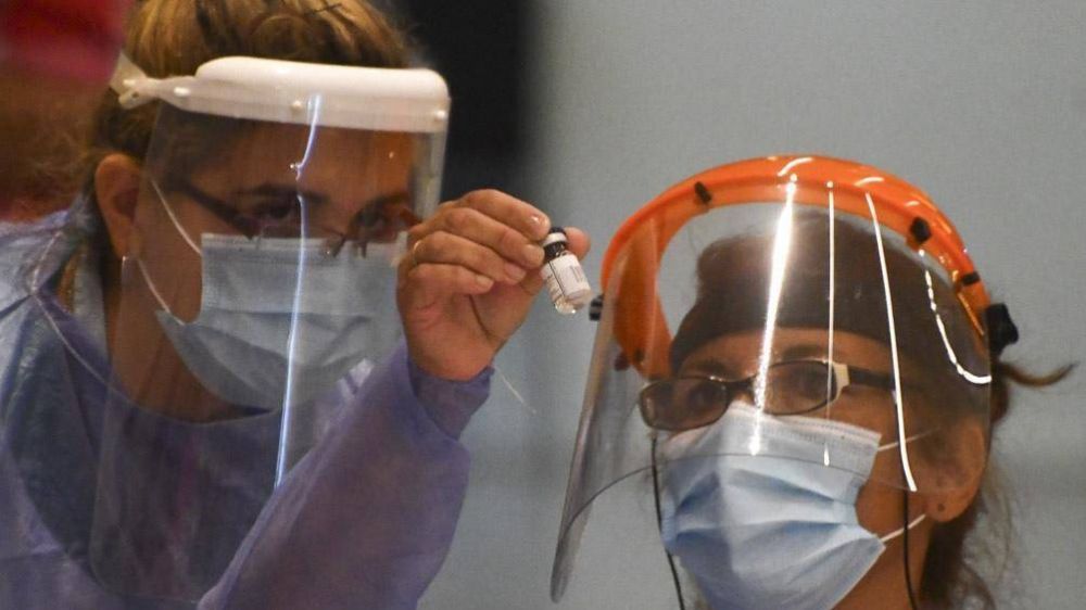 Murieron 242 personas y hubo 7.671 nuevos casos de coronavirus en la Argentina