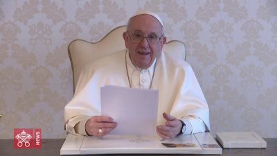 El Papa a Congreso de Educaci�n Religiosa: en las crisis se revela el coraz�n
