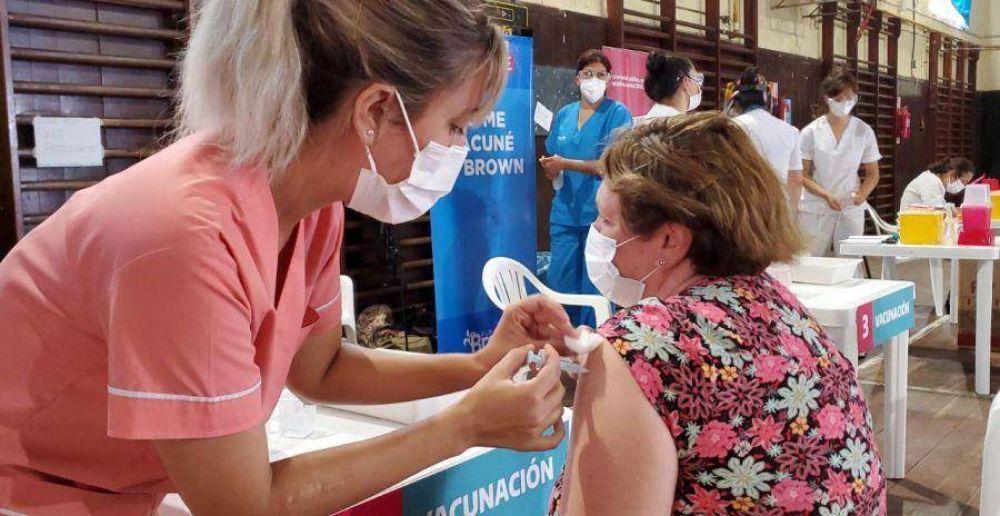 En Brown ya vacunan a mayores de 70 a�os y a vecinos con patolog�as de riesgo