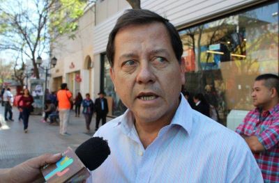�vila denunci� penalmente a Palladino y a funcionarios de Salud por la vacunaci�n VIP en Catamarca