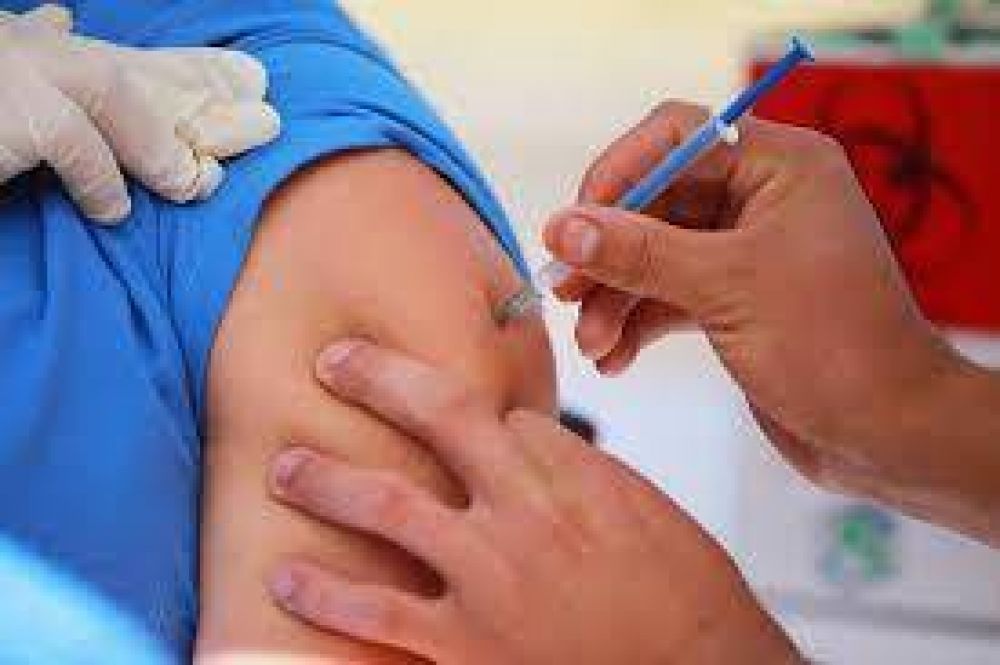 Provincia vacun al 100% del personal de salud y avanza con la poblacin en general
