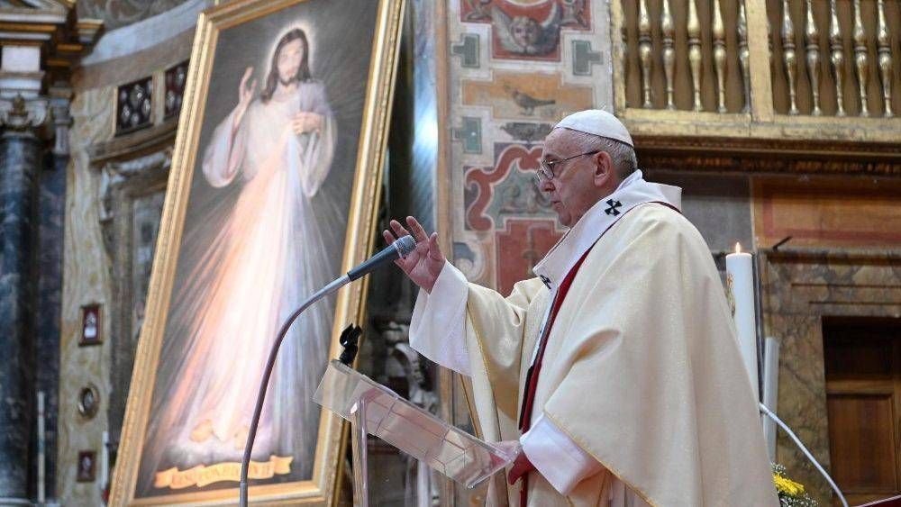 El Papa a la Iglesia de Płock: Transmitan al mundo el fuego de Jess Amor