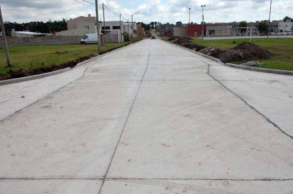 Con una millonaria inversi�n, contin�an las obras en infraestructura vial