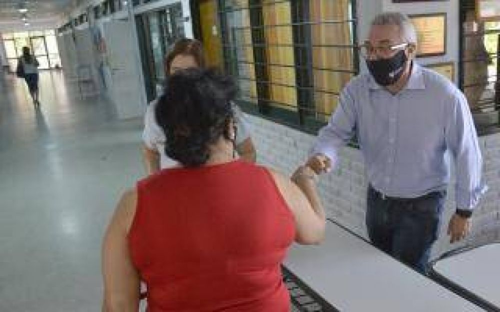 Tigre: Zamora supervis obras en escuelas para garantizar el inicio de clases