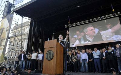 Aunque empieza a subir la temperatura de la interna, para Schmid la CGT est� �lejos de la unidad�
