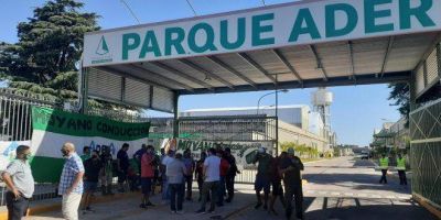 Camioneros bloquean parque industrial en reclamo de encuadre sindical de trabajadores