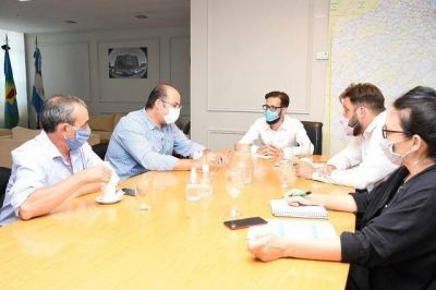 Simone recibi� al intendente de Tordillo, H�ctor Olivera, y al senador Gervasio Bozzano