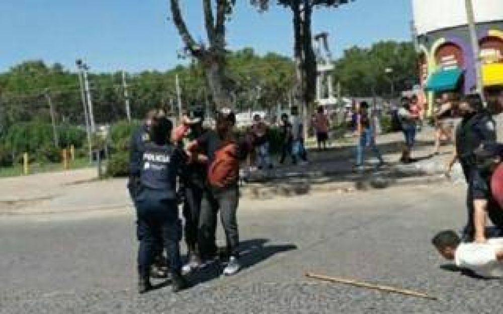 Florencio Varela: Vendedores ambulantes marchan contra Watson tras la represin policial sufrida en una protesta