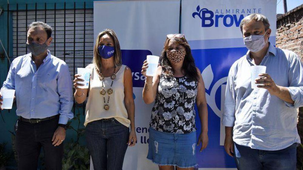 Cascallares y Malena Galmarini inauguraron red de agua potable que beneficia a ms de 9 mil vecinos