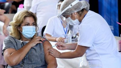 Vacunaci�n contra el coronavirus: el operativo sigue en el Hospital con docentes y personal de salud