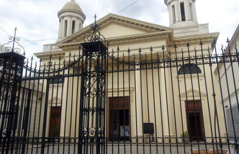 Grave: profanacin y ataque vandlico en una de las catedrales ms importantes del conurbano