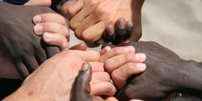 Polémica por ‘Teoría crítica de la raza’ y ‘fragilidad blanca’