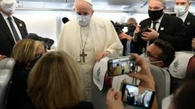 El Papa a los periodistas: el viaje a Iraq es un deber hacia una tierra atormentada