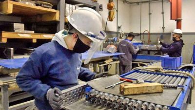  La actividad econ�mica se recupera al ritmo de la industria