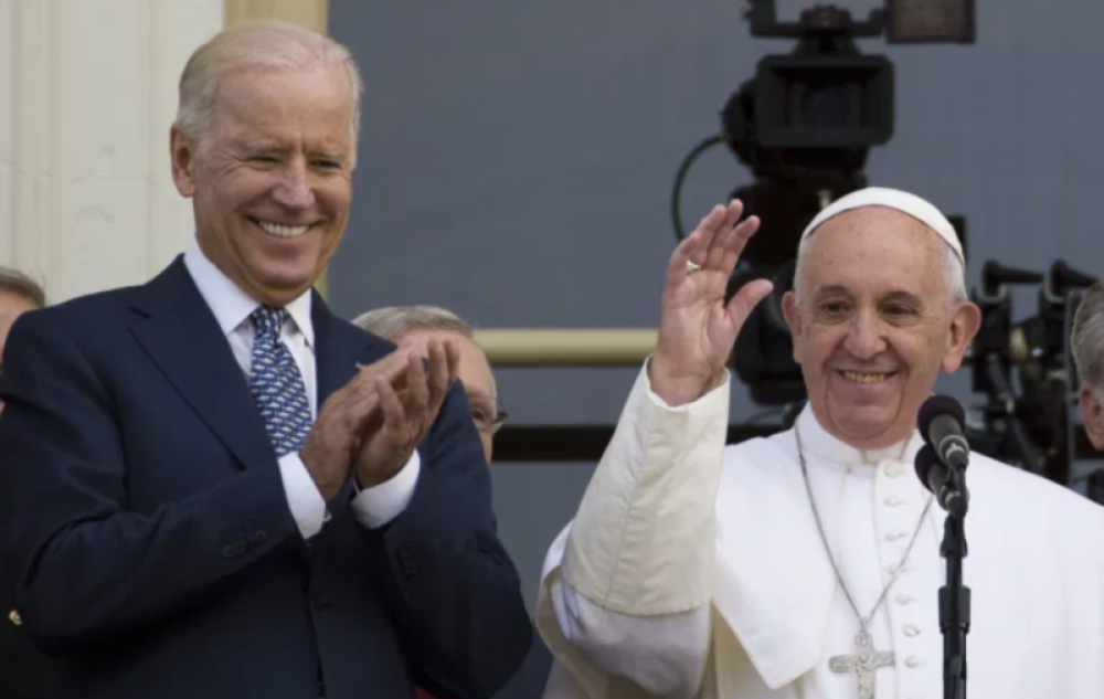 Biden salud� el viaje del Papa a Irak: 