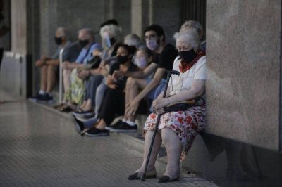 La CTA pidi� la renuncia de Fern�n Quir�s por el �desastroso� plan de vacunaci�n a ancianos