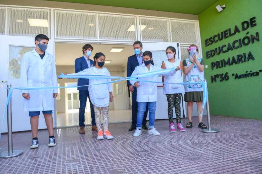 Juan Andreotti y Sergio Massa inauguraron las renovadas Escuelas Primaria N36 y Secundaria N11