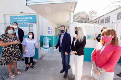 Watson inaugur� el edificio del Jard�n Municipal 4 en Santa Rosa